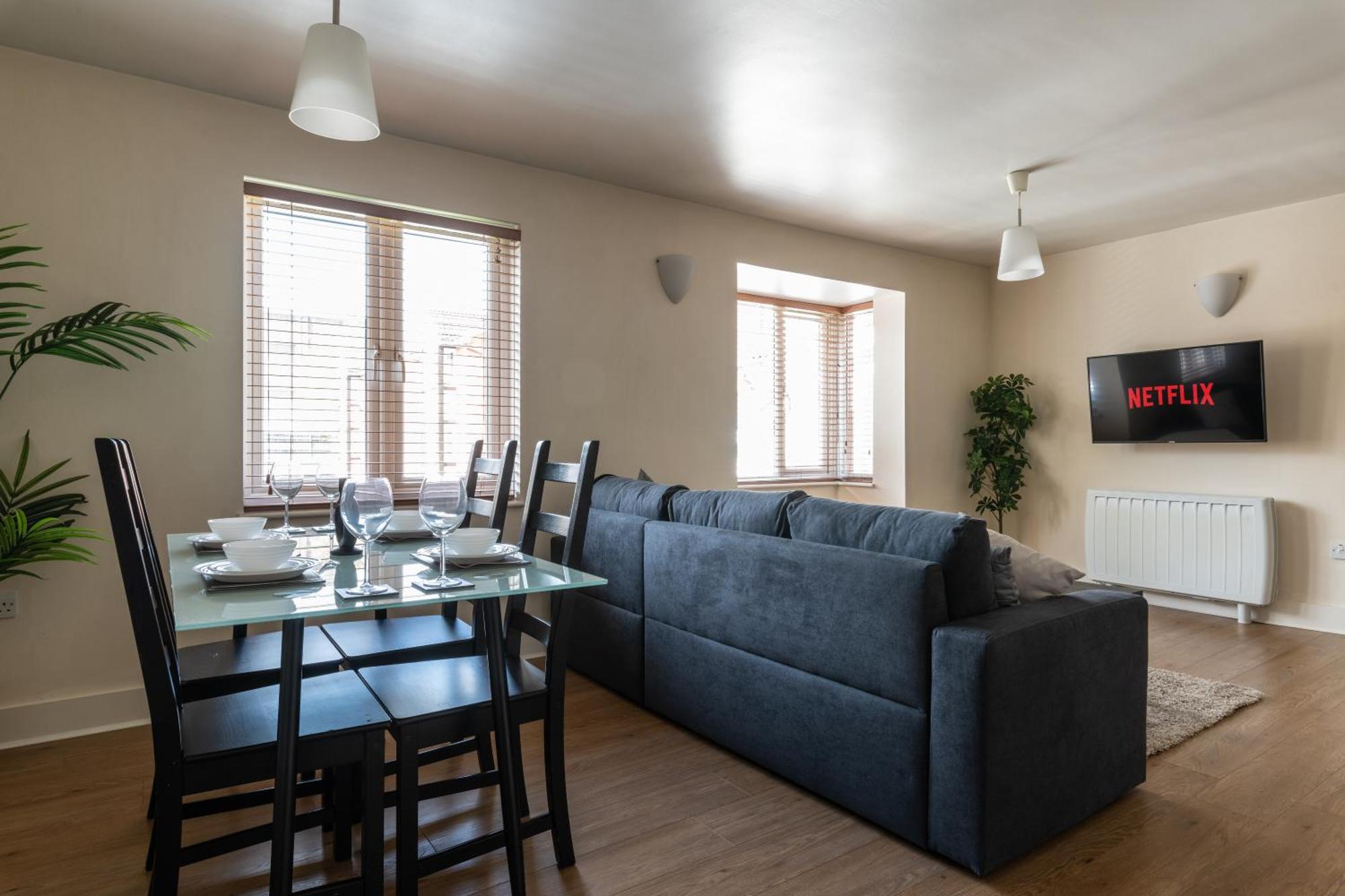 Spacious 2Br Flat - 2 Free Parking Spaces - Near Lgw Airport Crawley  Exterior foto